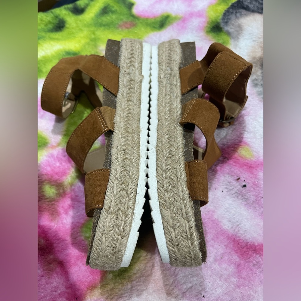 Universal Thread Platform Sandals - Picture 3 of 6